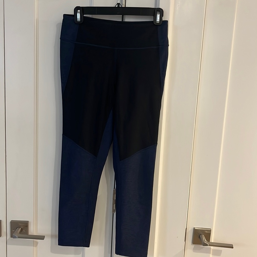 Women’s athletic leggings